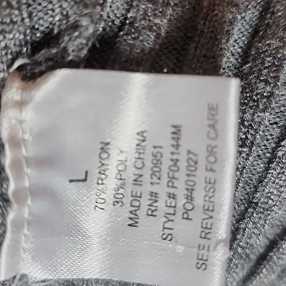 Gray Ribbed V-Neck Sweater - Picture 3 of 6